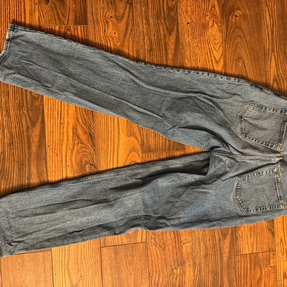 Abercrombie & Fitch Women's Light Blue Jeans - Picture 3 of 3